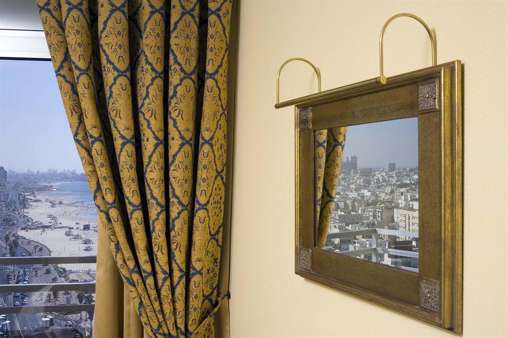Renaissance Tel Aviv Hotel Exterior foto